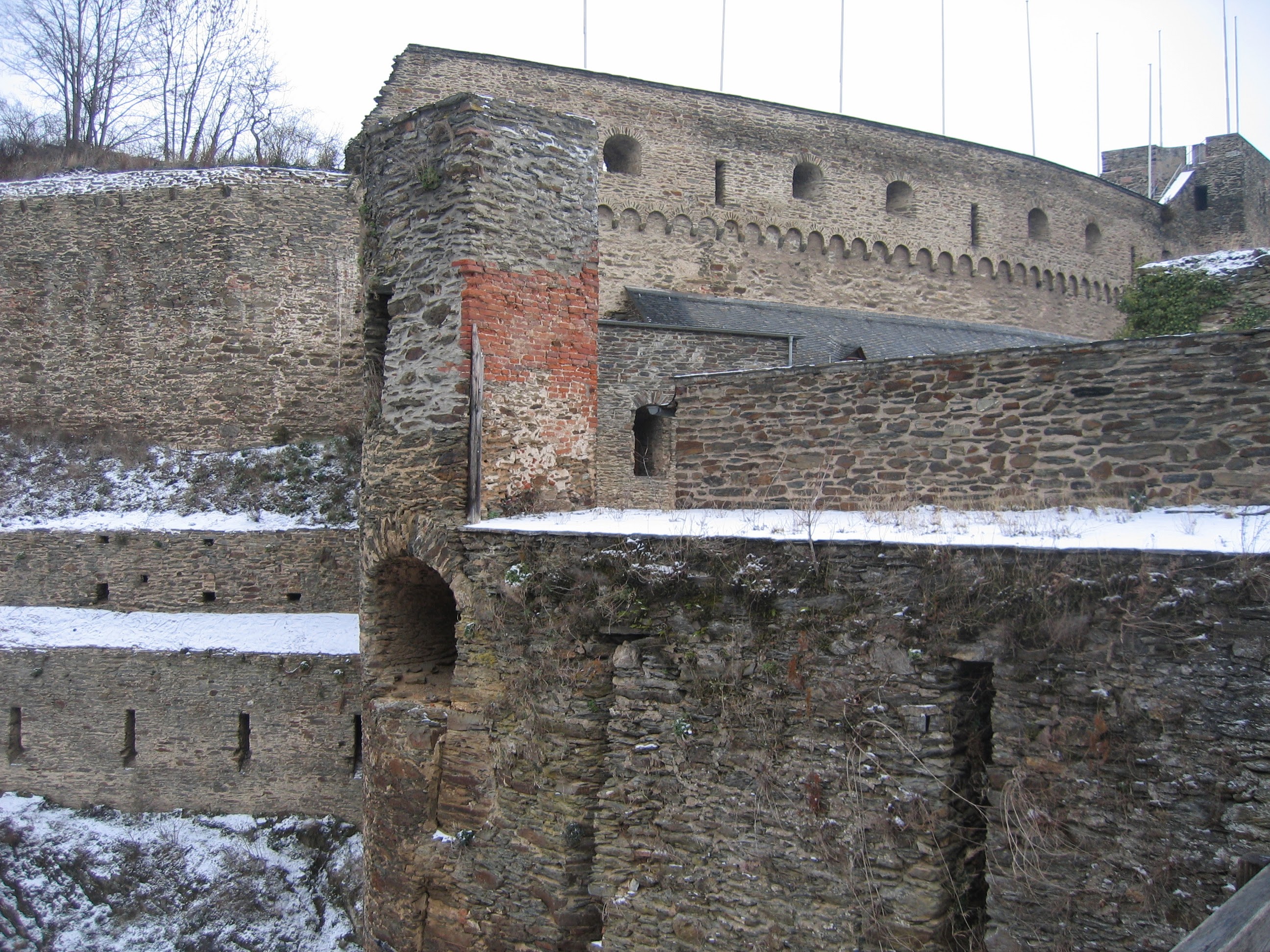 Burg Rheinfels oberhalb des Rheins bei Sankt Goar